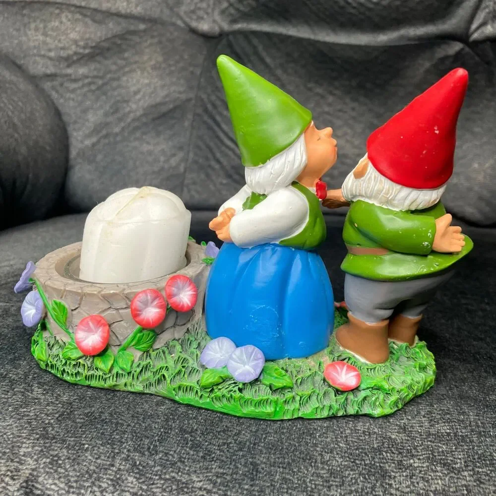Yankee Candle, Garden Gnome, Kissing Couple Resin Tea Light Votive Candle Holder